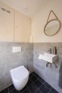 Vonios kambarys apgyvendinimo įstaigoje TUUS in Dishoek