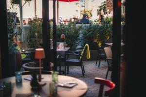 Hotel Stockalperhof餐厅或其他用餐的地方