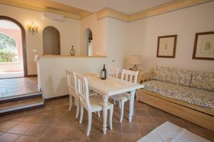A seating area at Il Giardino degli Oleandri