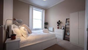 Кровать или кровати в номере Great 1 Bed Walking Distance To Whiteladies Road