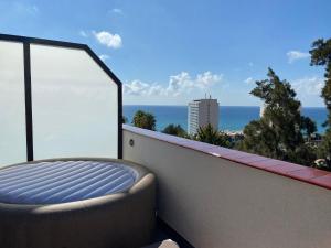 Duplex de lujo en la playa , jacuzzy, piscina, chimenea y ...