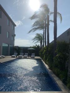 Bazén v ubytování Aquamarina Hotel nebo v jeho okolí