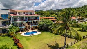 Gallery image of 3-Bedroom, 2-Bath Beachfront Condo with Pool in Playa Flamingo