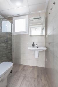 Kúpeľňa v ubytovaní Casa Bos Dolpfin Wellness Luxury Entire Villa Pool & Jacuzzi Gran Alacant near Beach