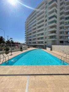 Πισίνα στο ή κοντά στο Departamento en Avenida Del Mar