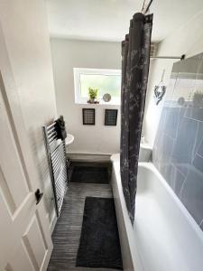 Gallery image of Gillingham Centre Modern Apartment in Gillingham