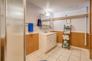 A kitchen or kitchenette at Sea Haven