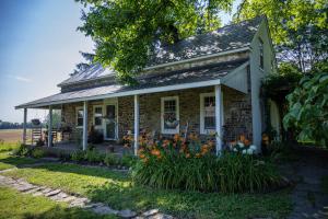 Gallery image of Turtle Stop Farm - Historic Farmhouse in Upper Black Eddy