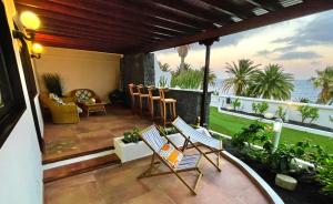 Balkon lub taras w obiekcie Villa Vista del Mar - Oceanfront Luxury with Private Pool