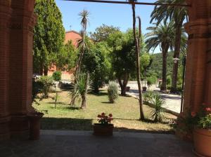 A garden outside Park Hotel Napoleone
