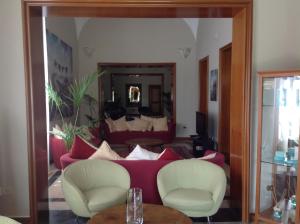 A seating area at Park Hotel Napoleone