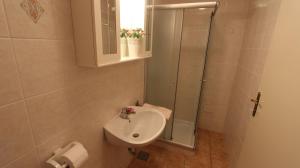Zdjęcie z galerii obiektu Apartment Kukolj w mieście Vantačići
