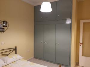 Posteľ alebo postele v izbe v ubytovaní Apartment Getaway in Sparti