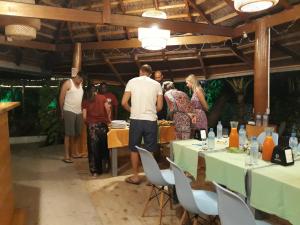 Hosté ubytování Origami Inn Himandhoo + 37 fotografií