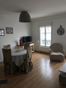 Μια τηλεόραση ή/και κέντρο ψυχαγωγίας στο Villa des Sarcelles