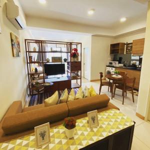 Η κουζίνα ή μικρή κουζίνα στο TimurBay Residence by HFH