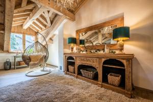 Chalet Chu Lo Dou Le Praz Courchevel - by EMERALD STAY