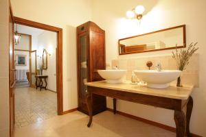ห้องน้ำของ Villa Poliziana San Benedetto +33 ภาพ