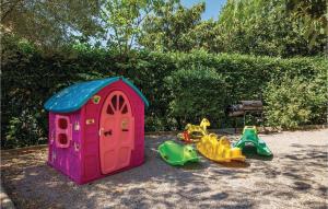 Herní místnost nebo prostor pro děti v ubytování Awesome Apartment In Rijeka With Kitchen