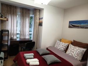 Posezení v ubytování New The Twins Varna Two-Bedroom, Apt 5 at 15 Tsani Ginchev Street, floor 3