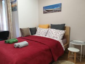 Postel nebo postele na pokoji v ubytování New The Twins Varna Two-Bedroom, Apt 3 at 15 Tsani Ginchev Street, floor 2
