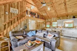 Φωτογραφία από το άλμπουμ του Buck Moon Cabin σε Blairsville