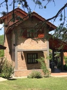 El edificio en el que está el chalet de montaña