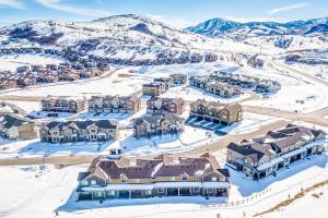 Ett flygfoto av Wasatch Springs Mountain Home