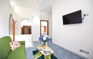 
TV o dispositivi per l'intrattenimento presso Stunning apartment in Agerola w/ WiFi and 1 Bedrooms
