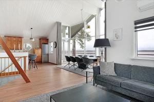 Gallery image of Guestly Homes - 3BR Luxury Beachfront Villa in Piteå