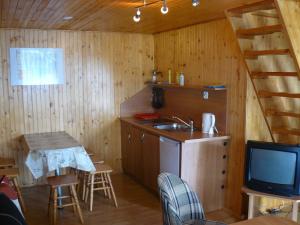 Köök või kööginurk majutusasutuses Domki Letniskowe i pokoje Antonia