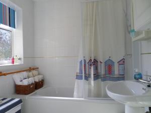 Gallery image of Sunrise Cottage in Lowestoft