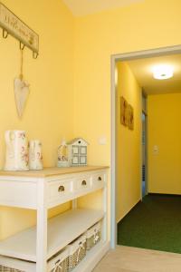 Photo de la galerie de l'établissement Gästehäuser Kappelmühle, à Grünstadt 14 autres photos