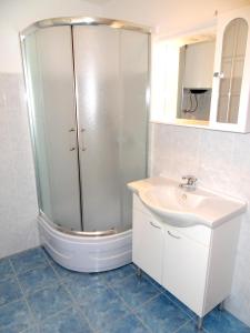 Koupelna v ubytování Apartments Petricevic 2