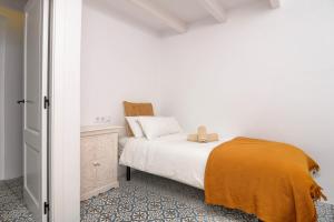 Postel nebo postele na pokoji v ubytování Casa En Grenyo, Javea