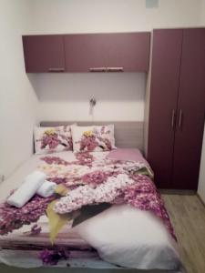 Łóżko lub łóżka w pokoju w obiekcie Digital Nomad Villa EROS