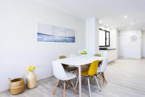 Fotografia z galérie ubytovania New 140m2 loft-style flat at town heart, 3 beaches close CASA LEON v destinácii El Médano