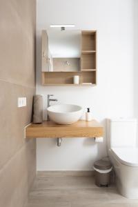 Kúpeľňa v ubytovaní New 140m2 loft-style flat at town heart, 3 beaches close CASA LEON