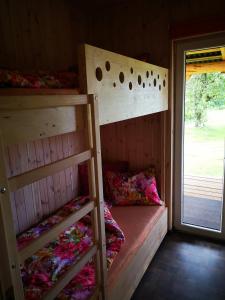 Afbeelding uit fotogalerij van Grāveri kempings in Usma