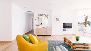 Televízia a/alebo spoločenská miestnosť v ubytovaní CRUISE APARTMENT