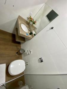 A bathroom at Suítes Bem Querer