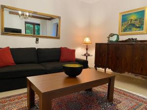 A seating area at Sarakinas Farm House