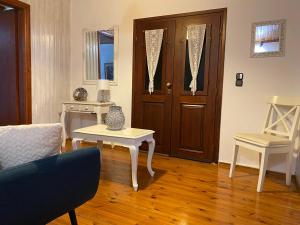 A seating area at Sarakinas Farm House