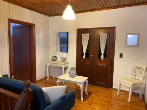 A seating area at Sarakinas Farm House
