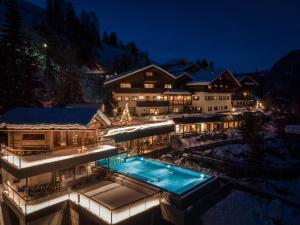 Bazén v ubytování Charmehotel Uhrerhof - Deur nebo v jeho okolí
