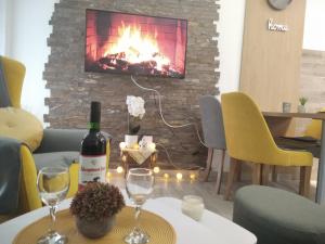 A seating area at APARTMAN FEELING