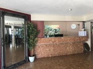 Lobbyen eller receptionen på Highpoint International Hotel