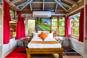 Postel nebo postele na pokoji v ubytování Mermaid Beach Resort + 183 fotografií