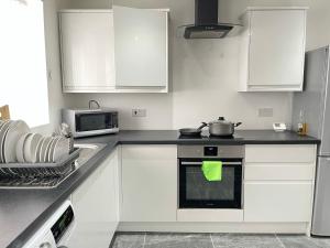 Kitchen o kitchenette sa Moor View Professional Let