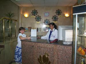 Επισκέπτες που μένουν στο Orchida St. George Hotel